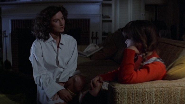 Annie talks to Lindsey Wallace 