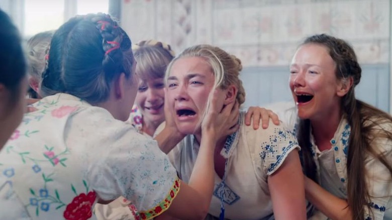 midsommar may queen dani florence pugh crying