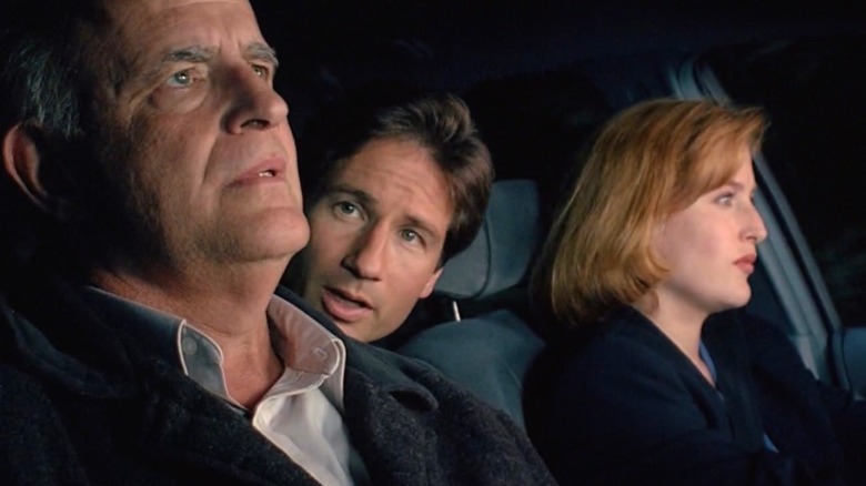 Mulder Clyde Scully in car