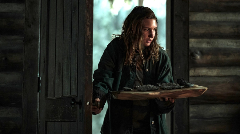 Sophie Nélisse in Yellowjackets