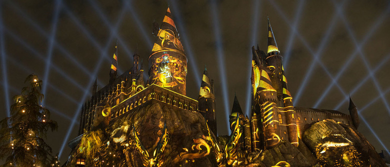 The-Nighttime-Lights-at-Hogwarts-Castle-Hufflepuff