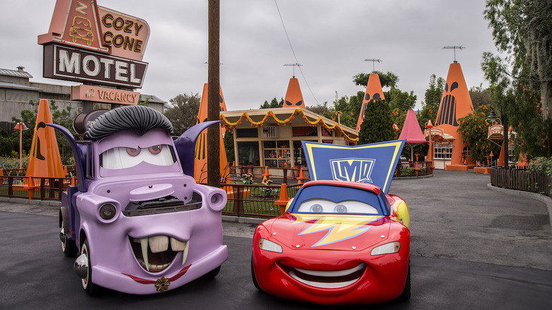 cars-characters-in-costume-at-dca