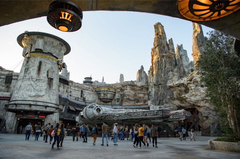 millenium falcon smugglers run at star wars galaxys edge