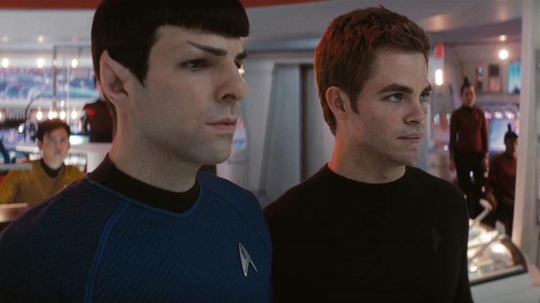 Versiones de 2009 de Spock y Kirk en el puente del USS Enterprise