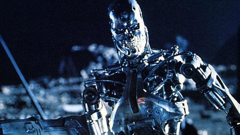 Terminator endoskeleton with gun on Judgement Day