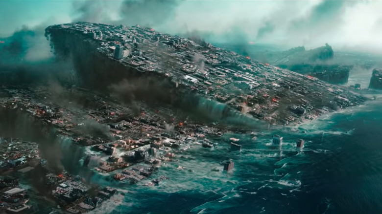 California sliding into the ocean in "2012"