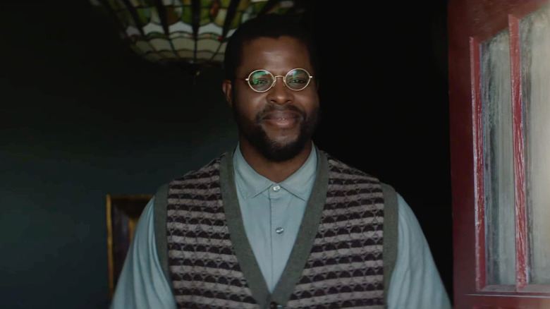Will smiling and wearing glasses in Nine Days