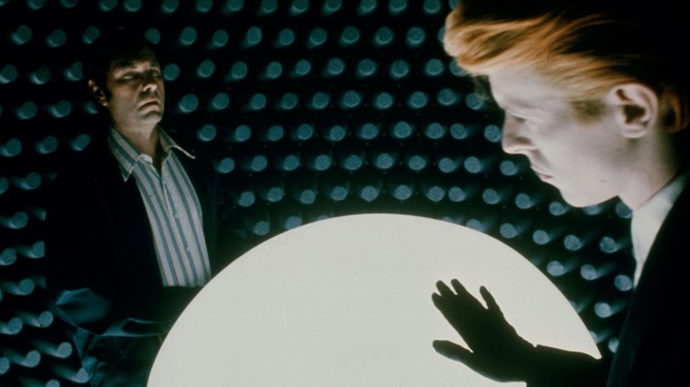 Dr. Bryce figures out the truth about Thomas in The Man Who Fell to Earth