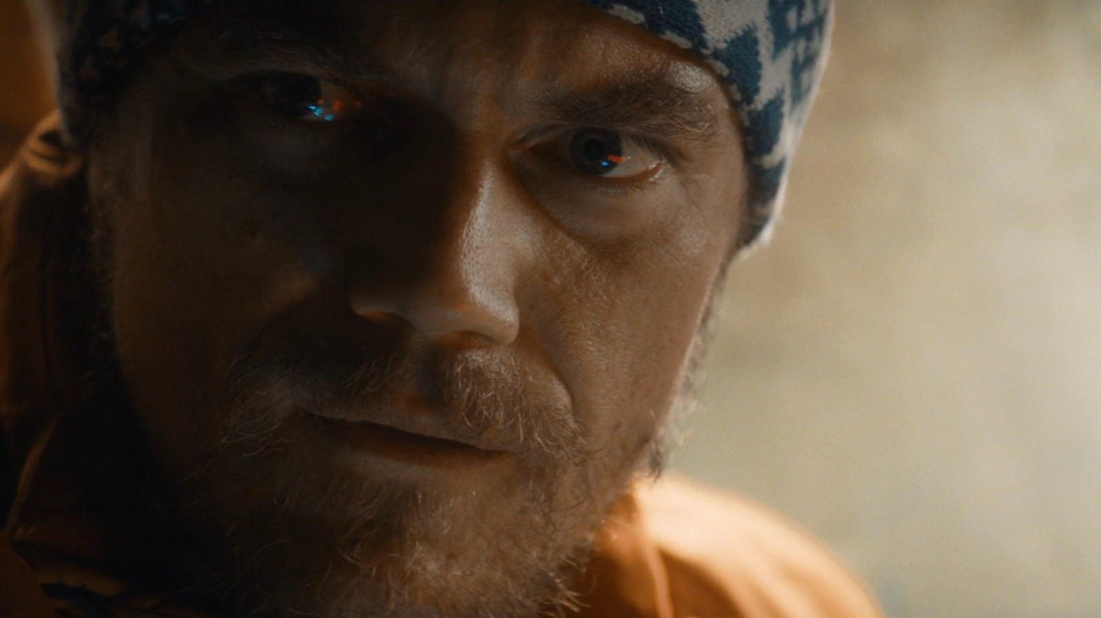 This Underrated 2010s Holiday Comedy Features A Truly Wild Michael Shannon Performance image