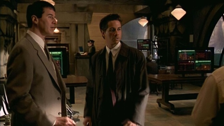 David Hume and Ian Farve at the police station in Total Recall 2070