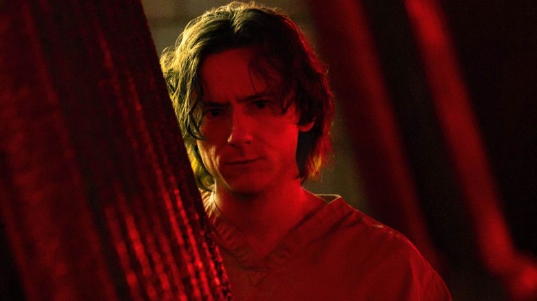 Bob looking behind a corner in Thunderbolts