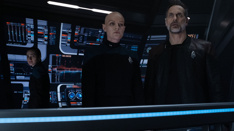 Star Trek: Picard characters looking befuddled