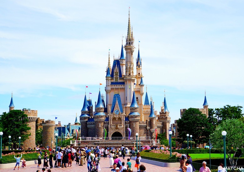 tokyo disneyland re-opening