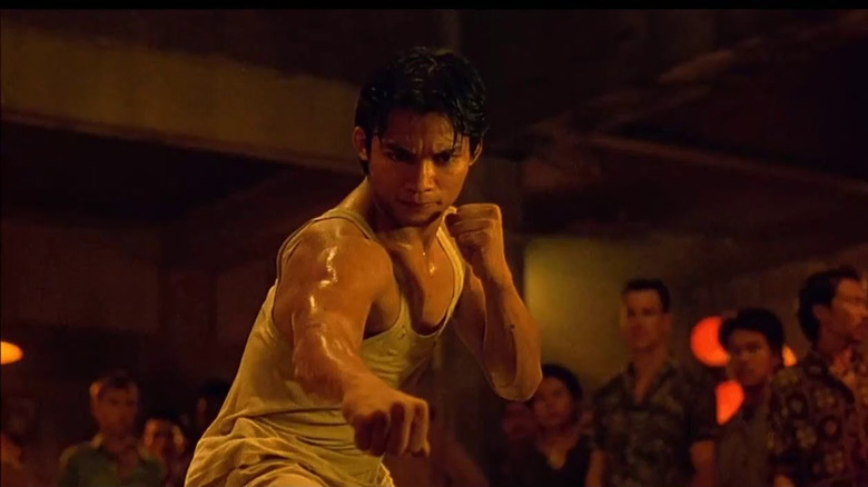 Ting (Tony Jaa) assumes a fighting position in Ong Bak: Muay Thai Warrior (2003)