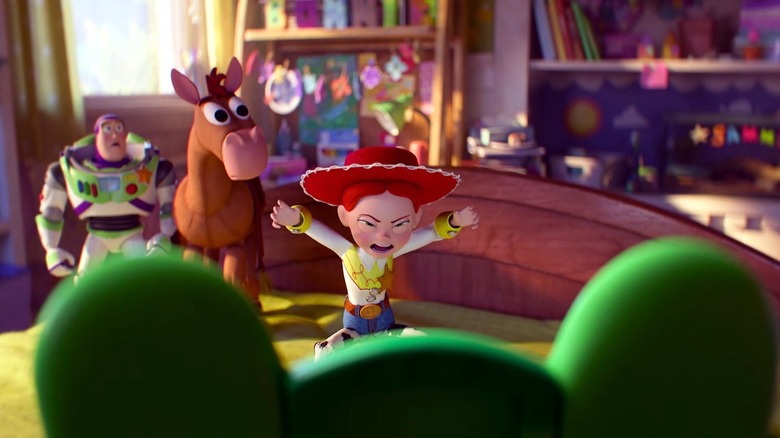 ג'סי מתעמתת עם Lilypad כשבאז ובולסיי צופים ב-Toy Story 5