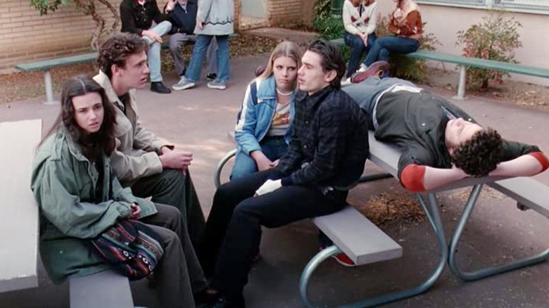 The 'freaks' gather on the smoking patio in Freaks and Geeks