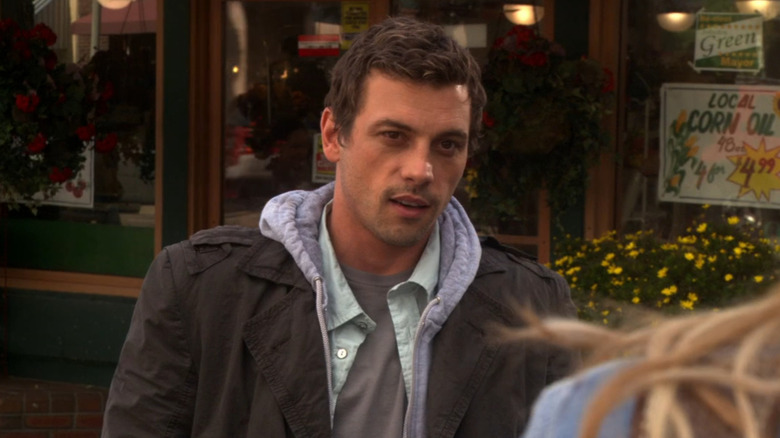 John (Skeet Ulrich) smouldering in Jericho