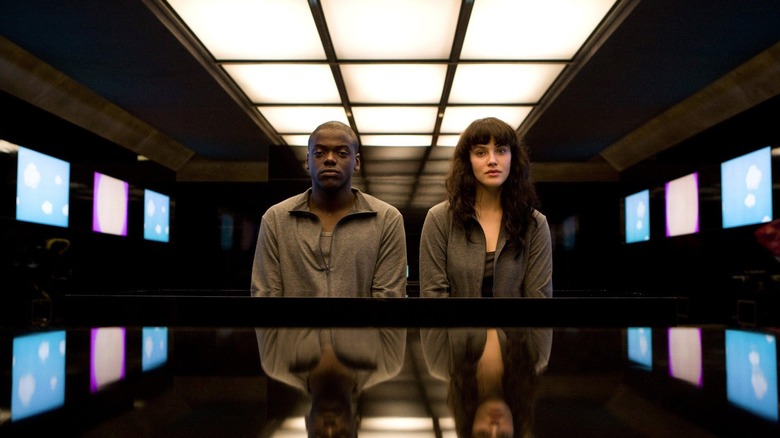 Black Mirror room