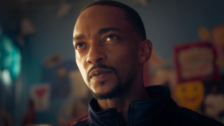 Anthony Mackie as Joe Doe looking upward in Twisted Metal