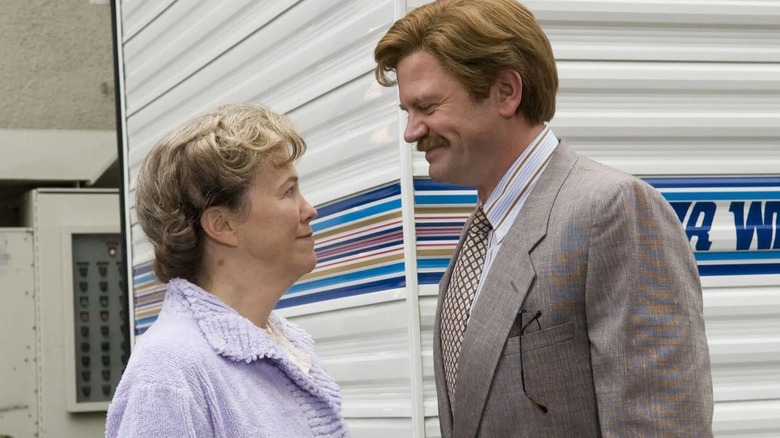 Marilyn talking to Corey outside of her trailer in For Your Consideration