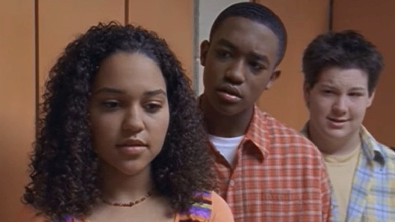 The Famous Jett Jackson: Kayla (Kerry Duff), Jett (Lee Thompson Young), and J.B. (Ryan Sommers Baum) in front of lockers