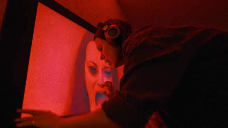 Evy sees a scary video on the TV in undertone