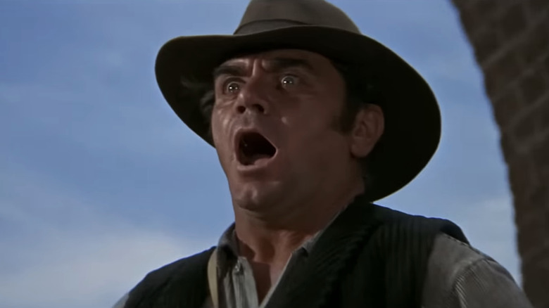 De Dutch Engstrom van Ernest Borgnine hapt geschokt naar adem in The Wild Bunch