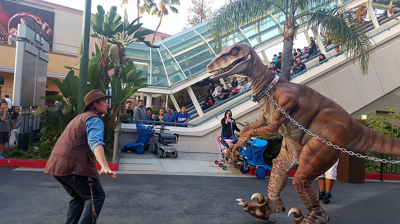 universal studios hollywood raptor encounter