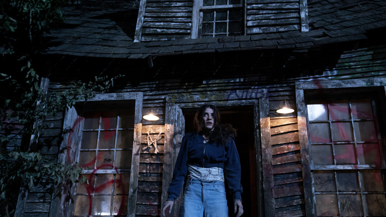 Clover is pretty sure she shouldn't go into the creepy house in Until Dawn