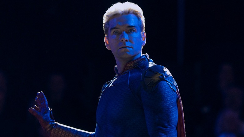 ది బాయ్స్ సీజన్ 5లో ఫ్లైట్ 37 వీడియో లీక్‌ల తర్వాత హోమ్‌ల్యాండర్ షాక్‌కు గురైనట్లు కనిపిస్తోంది