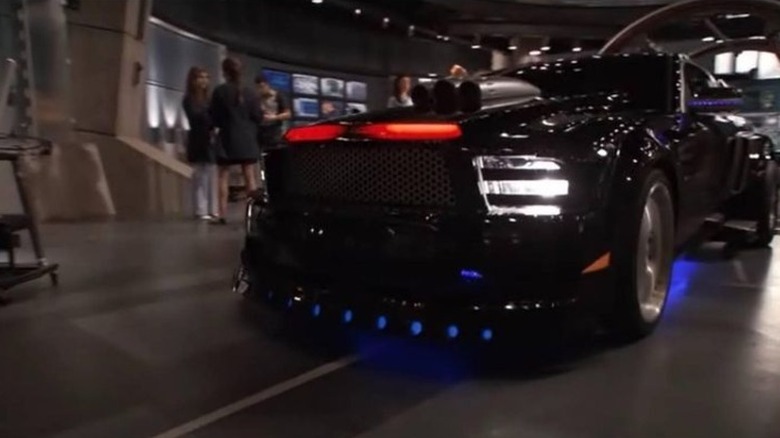 KITT, in truck form, in the lab on Knight Rider