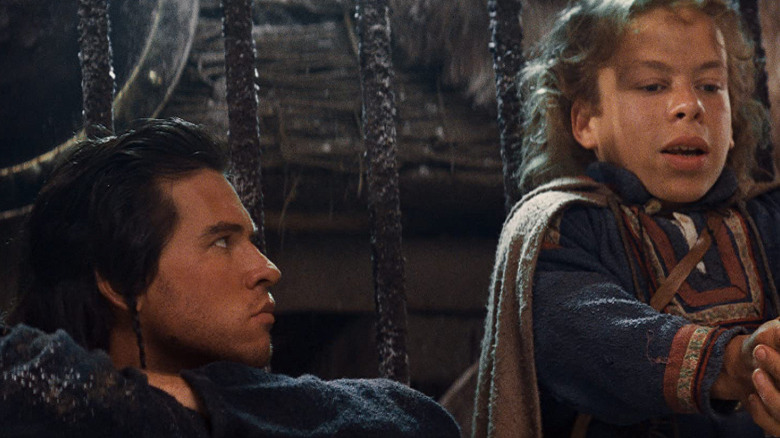Val Kilmer and Warwick Davis in Willow