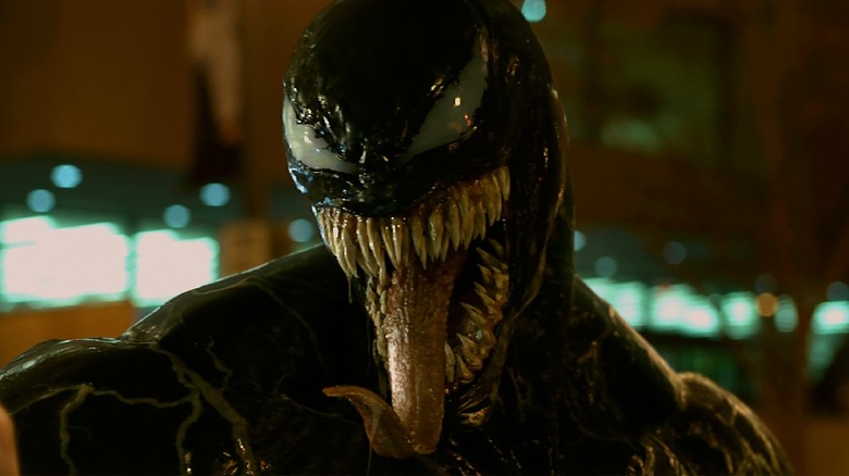Venom teeth and tongue 