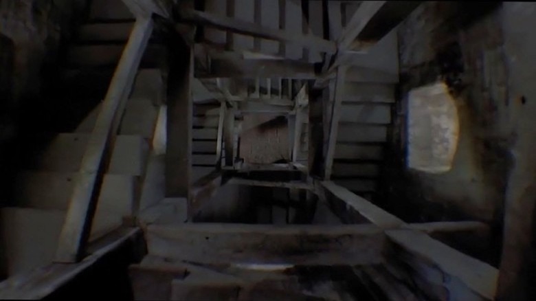 Vertigo church dolly zoom