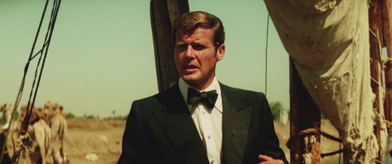 Roger Moore Spectre trailer