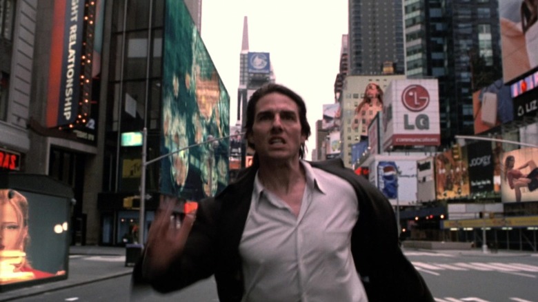 Tom Cruise as David running in New York City in Vanilla Sky