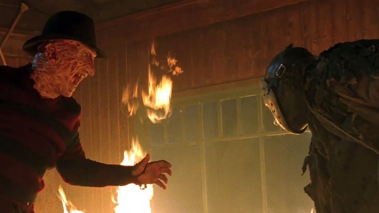 Freddy (Robert Englund) fighting Jason (Ken Kirzinger) in "Freddy vs. Jason."
