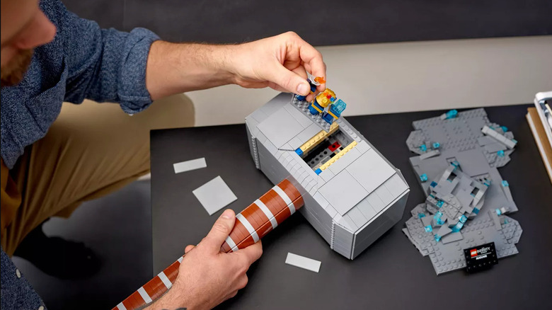 The LEGO Mjolnir set