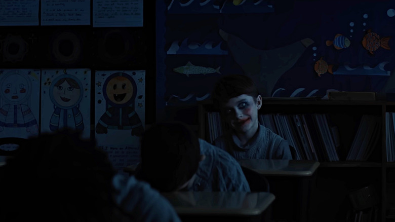 Alex resembles a lot like Glades in a nightmare in weapons