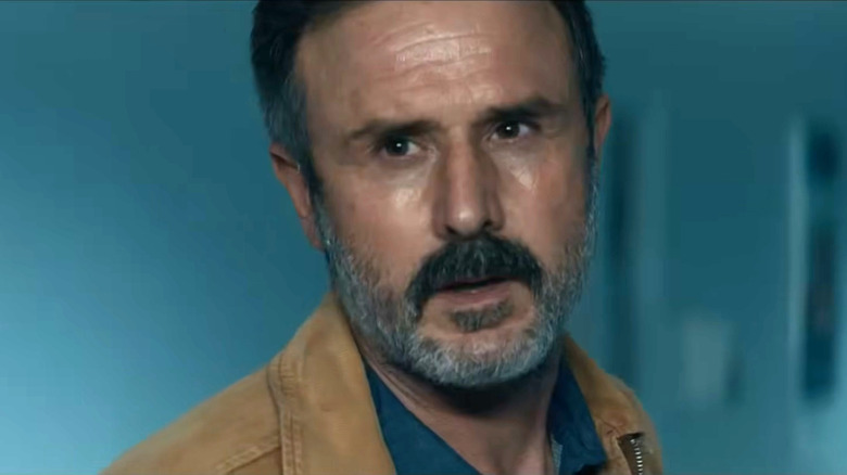 Scream (2022), Dewey in the hospital