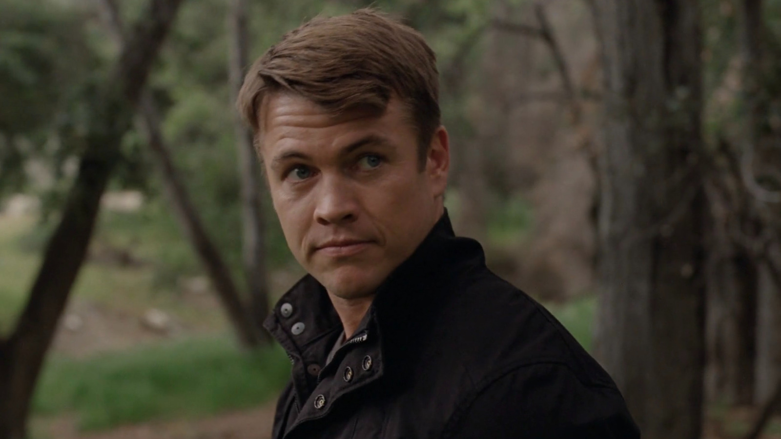 Westworld's Writers Changed Bernard's Story To Keep Luke Hemsworth In