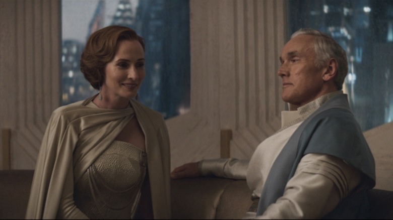 Mon Mothma speaks of humanitarian efforts with a childhood friend