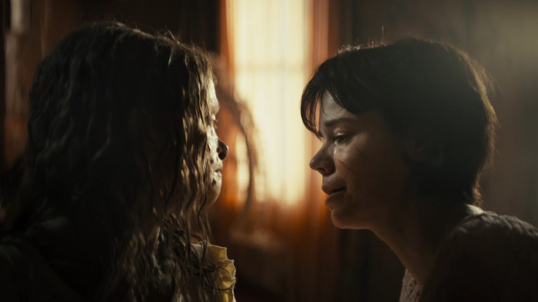 Laia Costa as Larissa face to face with Natalie Grace as Katie in Lee Cronin's The Mummy