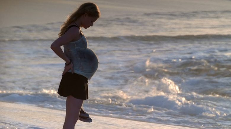 Lost, pregnant Claire at the beach
