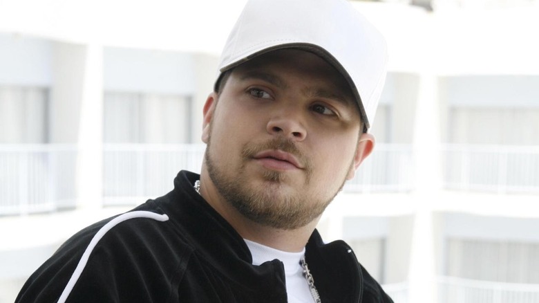 Jerry Ferrara as Turtle wearing a peak cap on Entourage