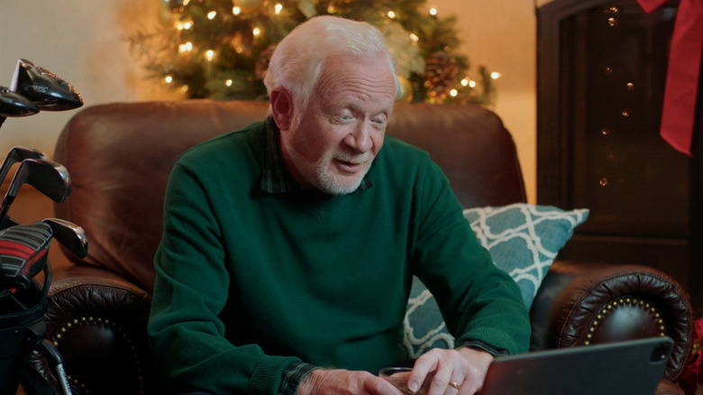 Mr. Rogers (Don Most) having zoom meeting in Holiday in Santa Fe