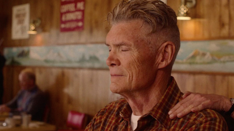 Everett McGill as Ed Hurley being touched by Norma Jennings in Twin Peaks: The Return