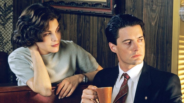 Kyle MacLachlan and Sherilyn Fenn in Twin Peaks