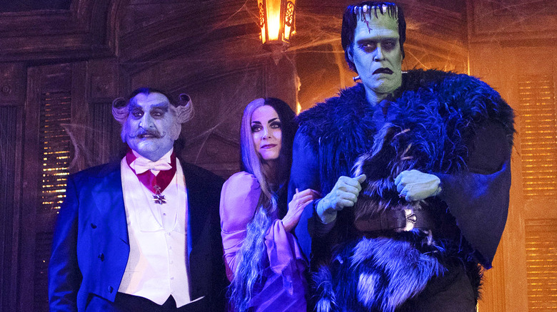 Daniel Roebuck, Sheri Moon Zombie, and Jeff Daniel Phillips in The Munsters