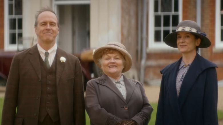 Kevin Doyle Joanne Froggatt and Lesley Nicol in Downton Abbey A New Era